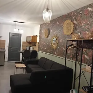 Appartement Meuble 4km Aeroport, Charleroi